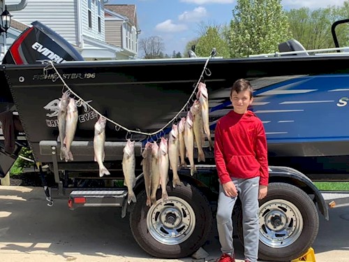 HAULIN EYES LAKE ERIE CHARTERS 6,8, or10 hour walleye fishing charter.